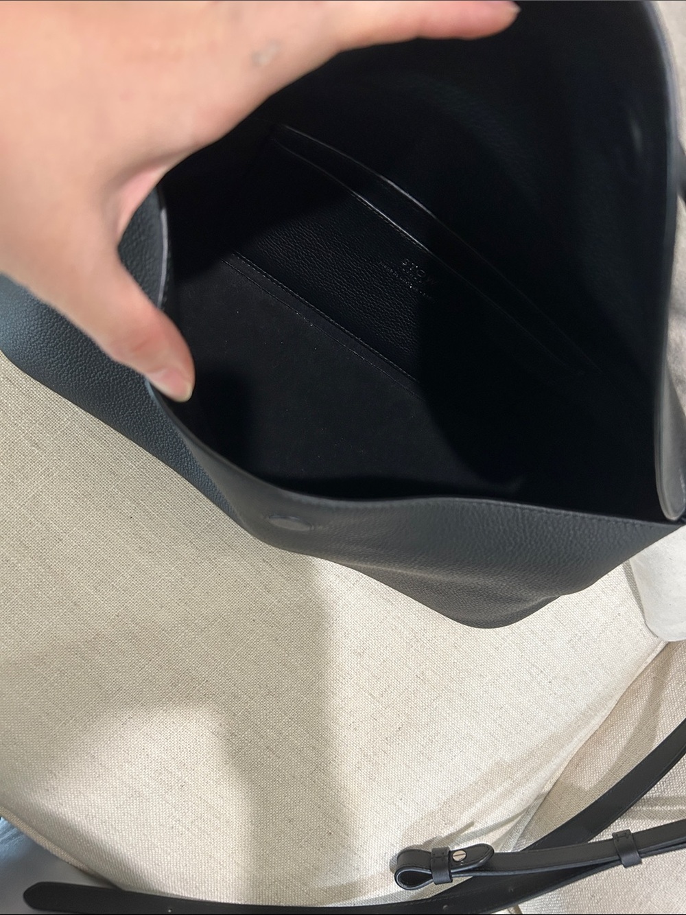 STOW London East West Curve Bag Bundle - Black Leather + Bonus Shoulder Strap - Picture 12 of 14